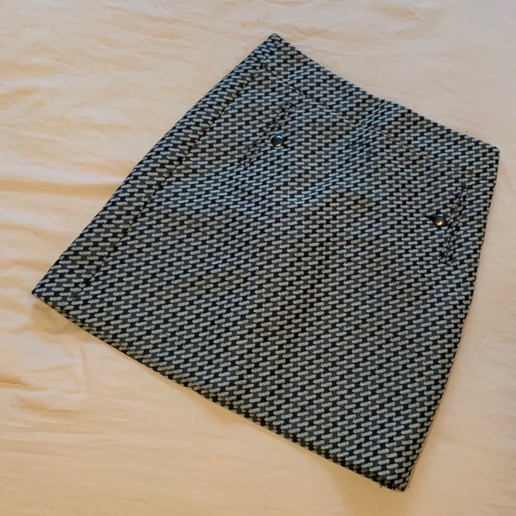 LOFT Dresses & Skirts - Loft Jacquard Fitted Skirt